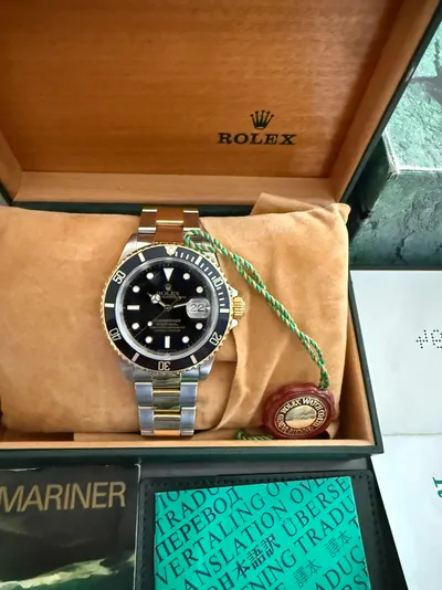 Rolex Submariner Date 16613 – two-tone case and Oyster bracelet